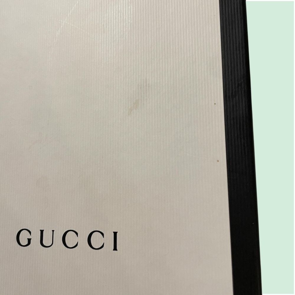 Gucci Envelope Style Flap Fold Over Dust Bag. Cream/White. Gucci Box included. - Picture 16 of 16